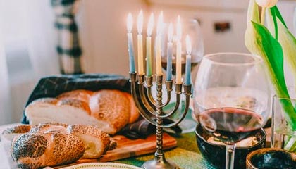 开云官方网站-英超豪门疯狂引援，购入顶级中场巩固争冠决心，英超落魄豪门