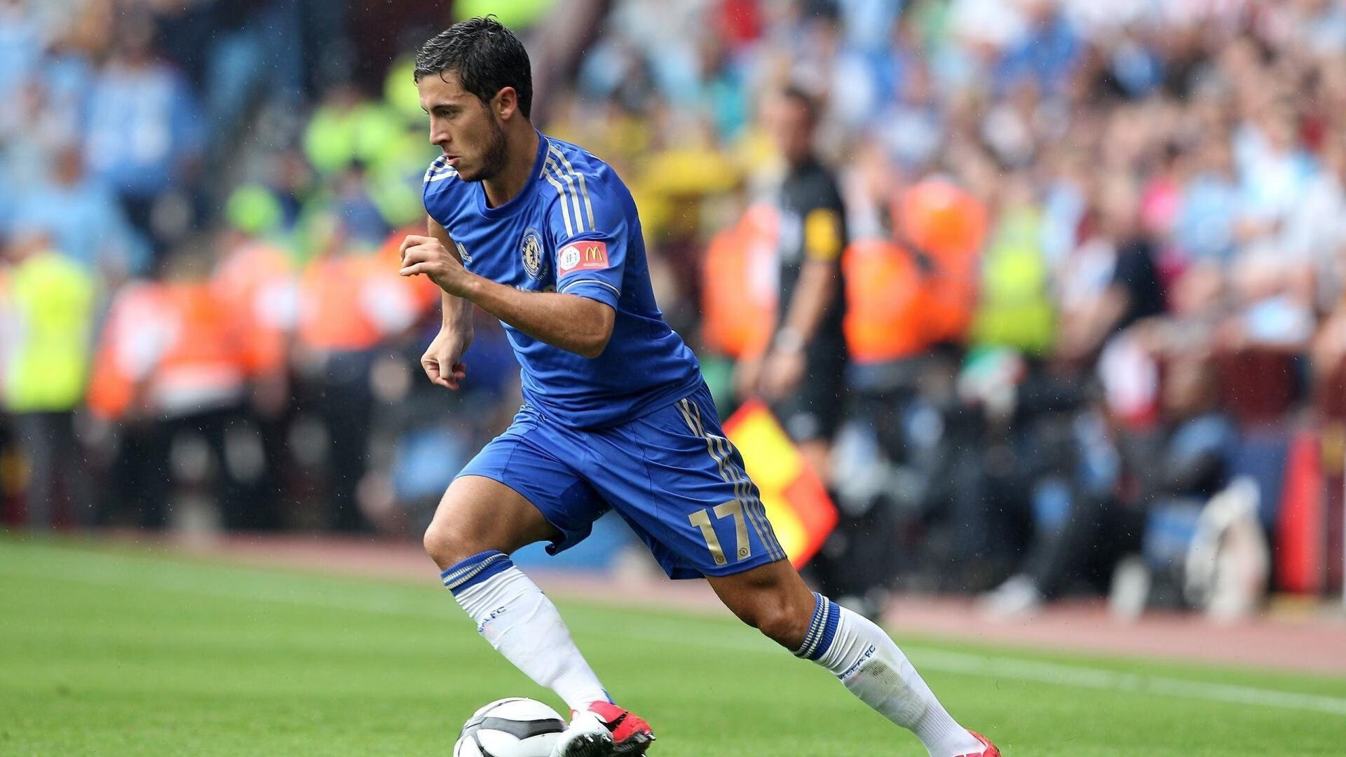 开云平台-罗杰·费德勒入选国际网球名人堂，罗杰·费德勒用的网球拍